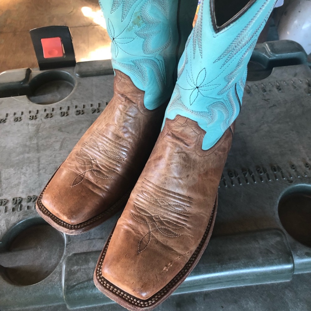 Men’s tony lama square toe cowboy boots